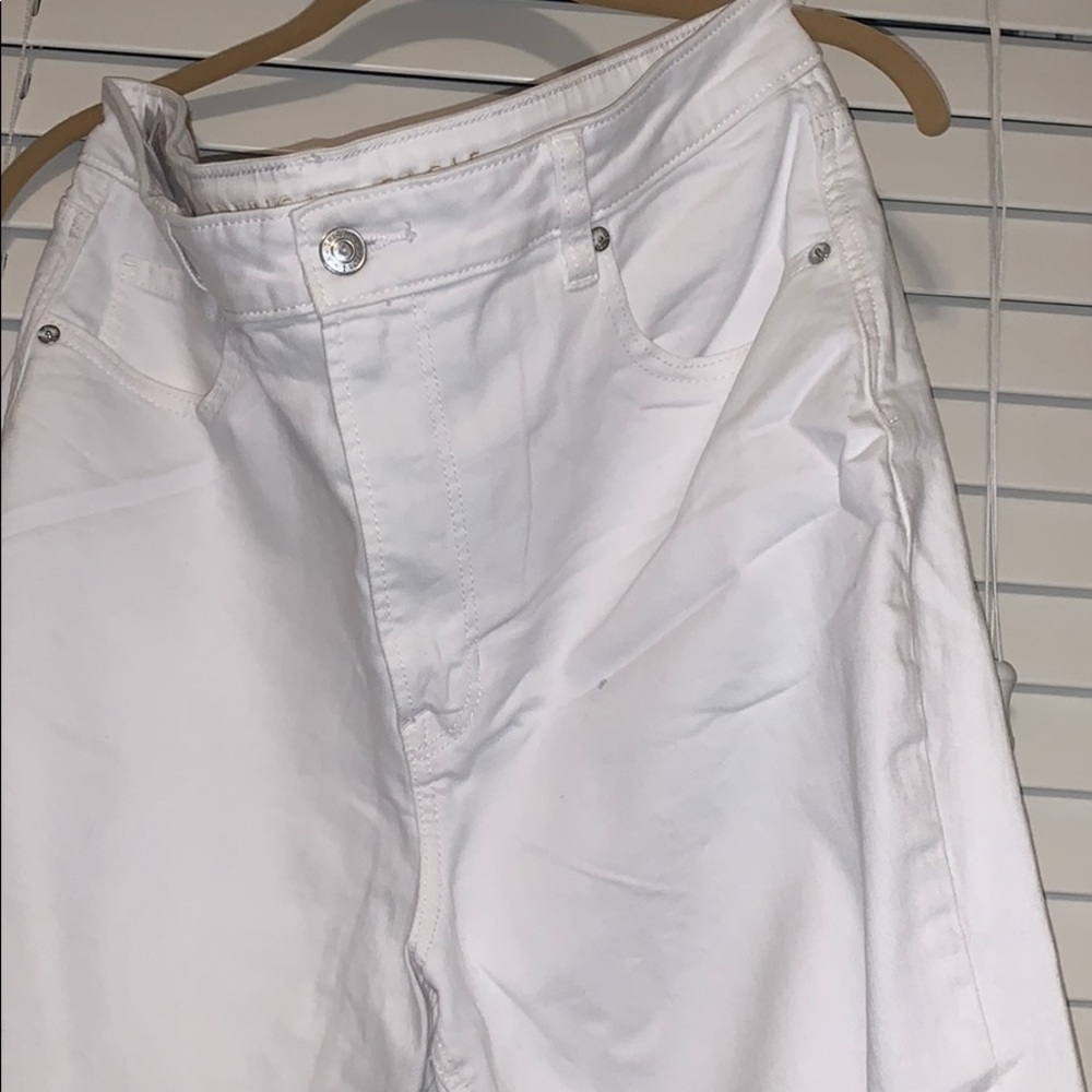 White mom jeans
